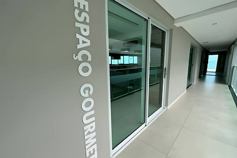 Studios Premium RN VI